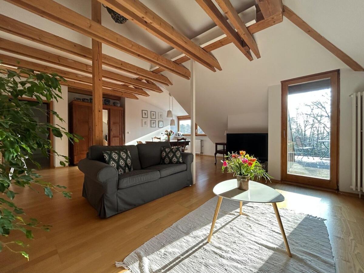 Grosse Wohnung Mit Dachterrasse In Щарнберг Екстериор снимка